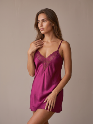 ROBES & NIGHTGOWNS